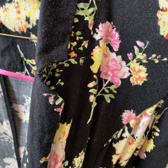 CANDIE'S | Floral Blazer (Barely Worn) - Picture 3 of 3